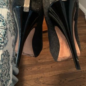 Vince Camuto gray felted wool Jerrell booties